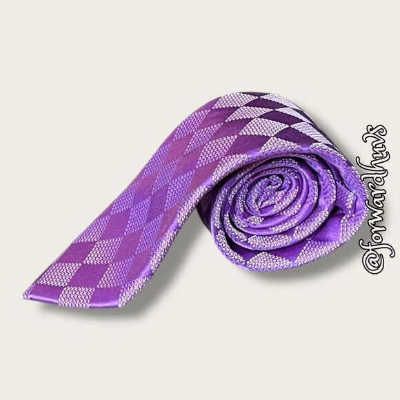 Donald J Trump Purple Silk Neck Tie – Elegant and Luxurious - Picture 8 of 9